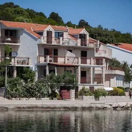 Apartmán Malo - One-bedroom With Balcony And Sea View - Attic 1 *