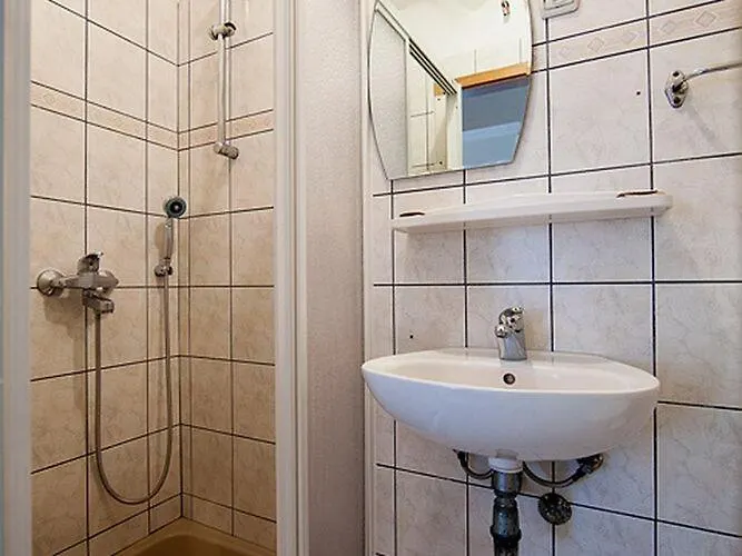 Malo - One-bedroom With Balcony And Sea View - Attic 1 * Lastovo