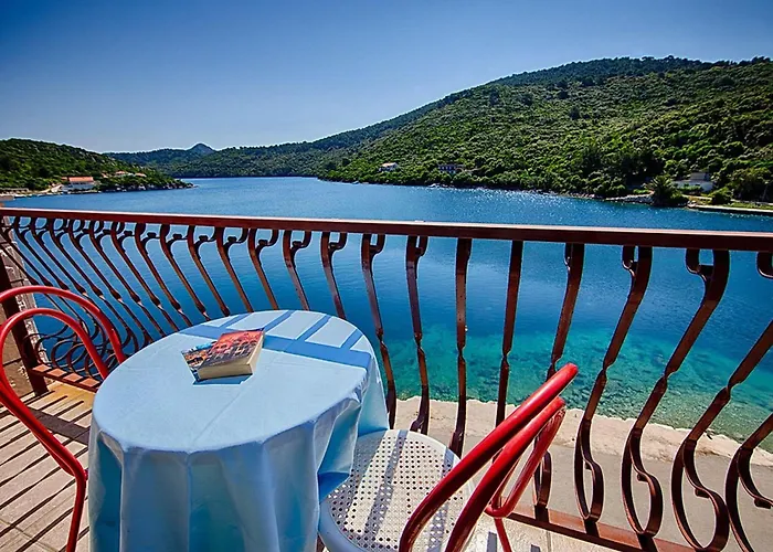 Malo - One-bedroom With Balcony And Sea View - Attic 1 Apartamento Lastovo