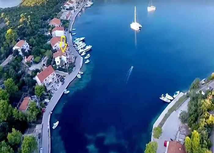 Malo - One-bedroom With Balcony And Sea View - Attic 1 Lastovo