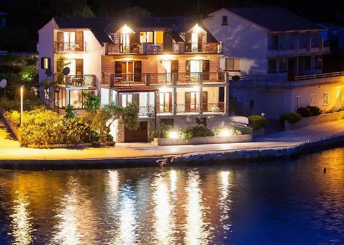 Malo - One-bedroom With Balcony And Sea View - Attic 1 * Lastovo